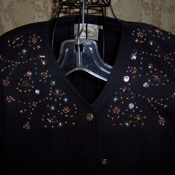 LADIES BEADED PANTS SUIT - Picture 3 of 3